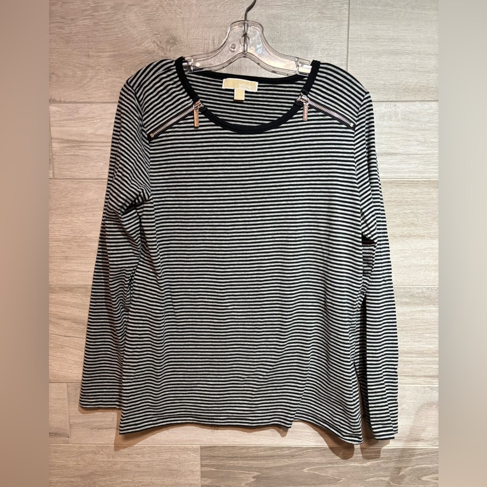 3/$30 Michael Kors Nautical Striped Zip Shoulders Top size large